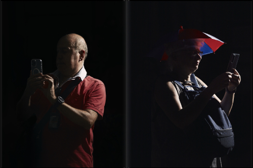 Louis De Belle - Crowd